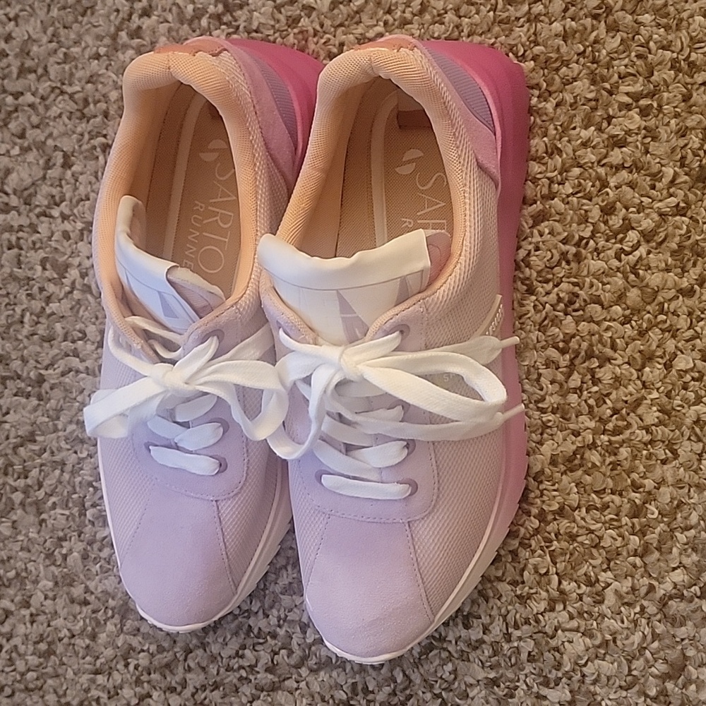 Franco Sarto Venice running sneakers new size 7 ladies